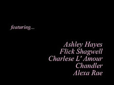 Некоторым девушкам очень нравится заниматься любовью на улице