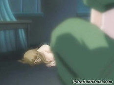 Злые дяденьки заставили молодую аниме скромницу сделать минет