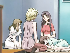 Аниме малышка получает удовольствие двигаясь на огромном члене