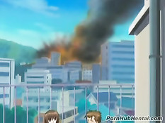 Аниме малышка получает удовольствие двигаясь на огромном члене