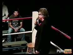 Американские тёлки соревнуются на ринге на чемпионате по минету