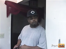 Мулатки на вечеринке танцуют зажигательные африканские танцы