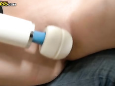 Симпатичная грудастая зайка предстала перед парнем во всей красе