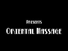 Девушка с красивой грудью начинает сеанс азиатского секс массажа