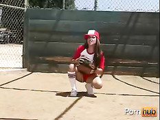 Девки устроились у бассейна и раздевшись догола устроили оргию