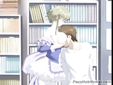 Парень в библиотеке присосался к огромным сиськам очкастой девки