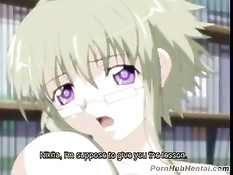 Парень в библиотеке присосался к огромным сиськам очкастой девки