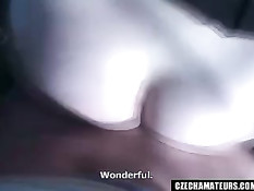 Чешская любительница Катерина трахалась с парнем в осеннем парке