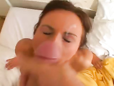 Что может быть лучше, чем после страстного секса кончать на лицо?