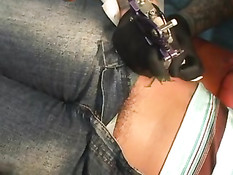 Женщины делают интимный пирсинг и татуировки и участвуют в оргиях