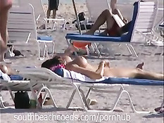 Горячие девушки загорают и гуляют топлес на пляжах Южной Флориды