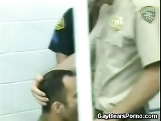 Полицейские из этого участка принуждают мужиков к оральному секу