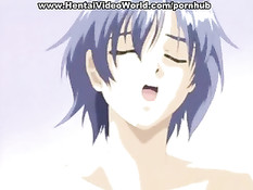 Парень на кровати ласкал возбуждённые сосочки аниме подружки