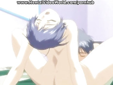 Парень на кровати ласкал возбуждённые сосочки аниме подружки