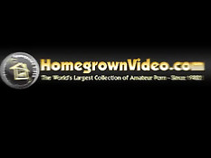 Встав раком девушка Хейли подставила свой анус большому члену