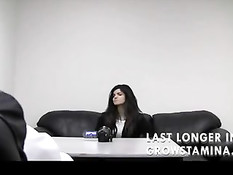 Брюнетка пришла на липовый порно кастинг и согласилась на анал