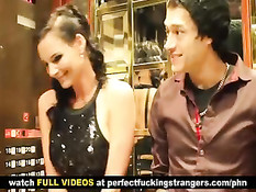 Phoenix Marie встретила в лифте незнакомца и отдалась ему в номере