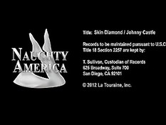 Красивая мулатка захотела секса оставшись наедине с братом друга