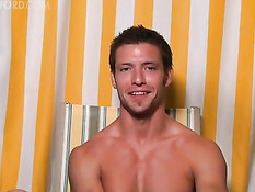 Уложил любимого на стол и после минета нежно вылизал ему очко