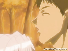 Девочка в короткой юбке прижала парня к дереву и стала целовать