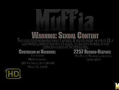 После прогулки по морю две опытные лесбиянки занялись любовью