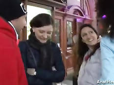 Встреченная на улице девка пошла с парнем и согласилась на анал