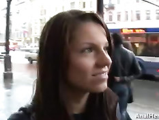 Встреченная на улице девка пошла с парнем и согласилась на анал