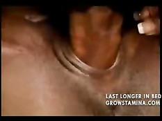 Чёрная подружка отсосала член и после куни была оттрахана в пизду