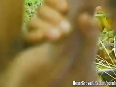 Эякуляция на сиськи молодой Эшли после романтической ебли в лесу