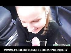 За проезд на попутной машине блондинка заплатила сладким минетом