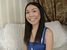 Узкоглазая девчонка доверила большому члену свою киску и анус