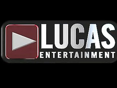 Спортивные ребята целуются и занимаются сексом во время перерыва