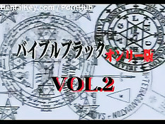 Принимая душ со светловолосой девкой парни трахали её во все дыры