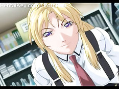 Парень возбудился при виде сисек и накинулся на девку в раздевалке