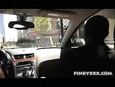 Чёрный мужик снимает сразу двух проституток и ебёт их у себя дома