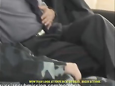 Брюнетку схватили на улице полицейские и жёстко отъебали в участке