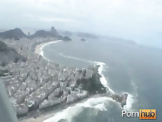 Бразильские шлюшки из Рио-де-Жанейро любят групповые секс оргии