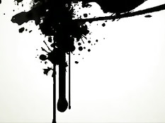 Безбашенная голая девушка шокирует прохожих на чешских улицах