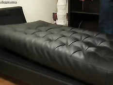 Парень захотел девичьего тела в качестве оплаты за тяжёлую работу