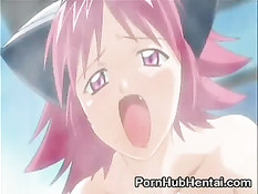 Милая аниме девчонка с розовыми волосами садится на длинный член