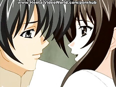 Парень прислонил девку к сеточному забору на крыше и трахнул раком