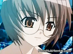 Молодая хентай милашка была прилюдно оттрахана в киску и задницу