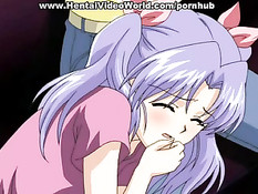 Бойфренд через одежду ласкает грудь и киску своей молодой подруги