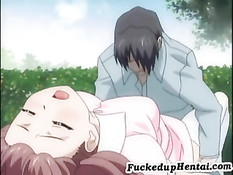 Узкое девичье влагалище оттрахано парнем на свежем воздухе в парке