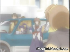 Детка прямо с дороги набросилась на парня и затащила его в кровать