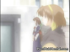 Детка прямо с дороги набросилась на парня и затащила его в кровать