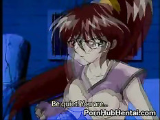 Аниме детка берёт в рот большой член, в то время как ей делают куни