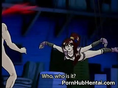 Аниме детка берёт в рот большой член, в то время как ей делают куни