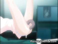 Медсестру за руки и за ноги подвесили к потолку и всунули вибратор