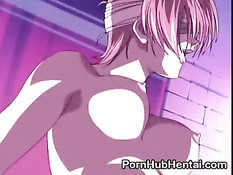 Малышка привела солдата к кровати и раздевшись раздвинула ноги